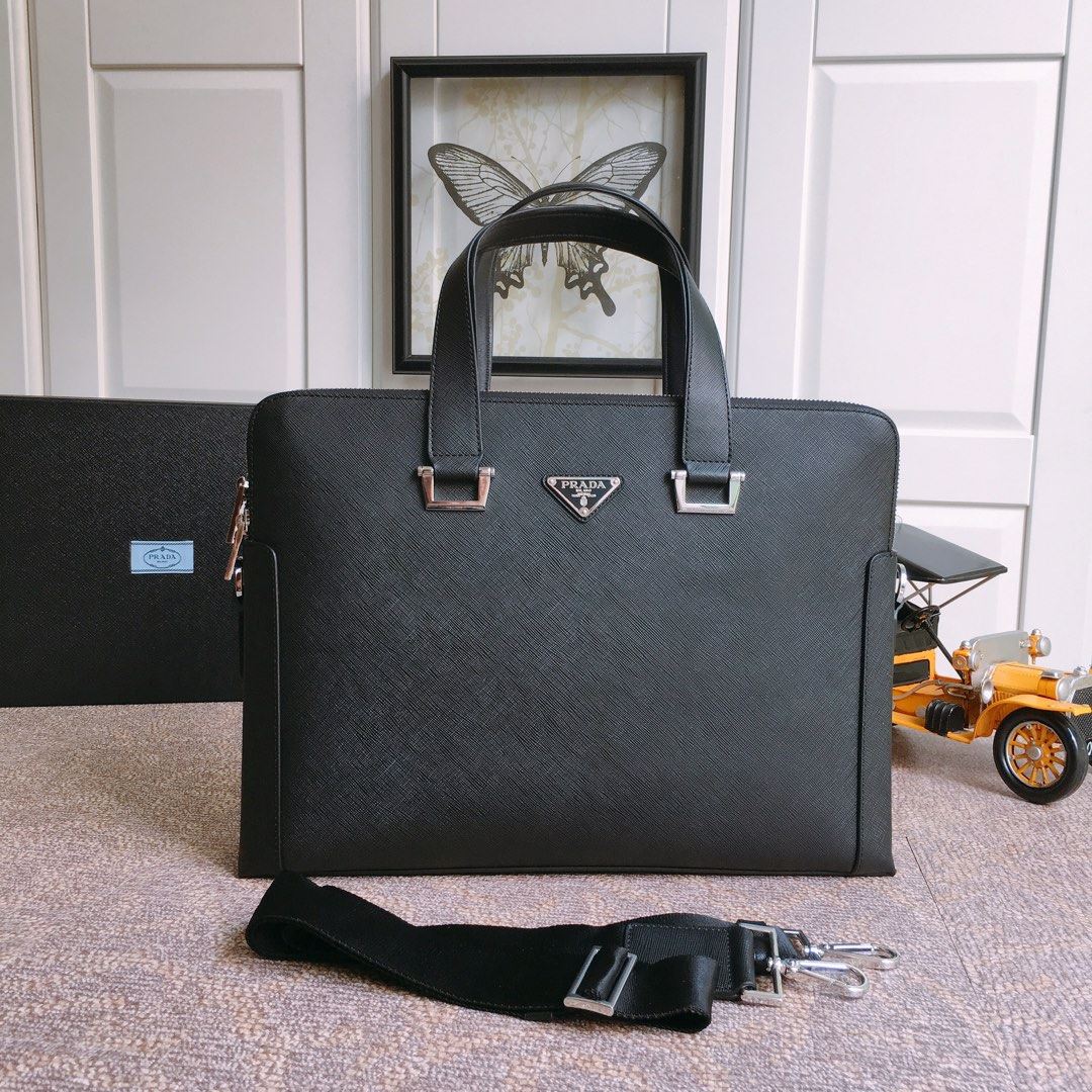 Pra*a briefcase